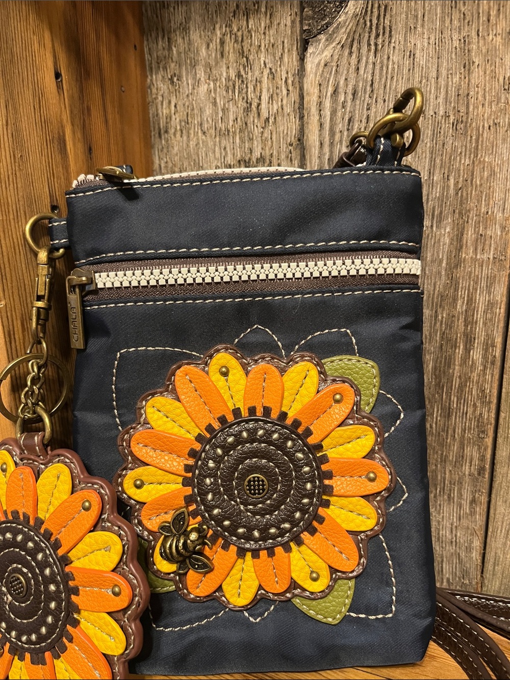Chala Handbags - Crossbody Bag with Sunflower Appliqué - Picture 3 of 13